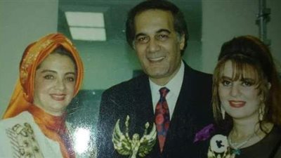 رانيا محمود ياسين تنشر صورة لوالدها من تكريمه بأمريكا: الله يرحمك يا أبي