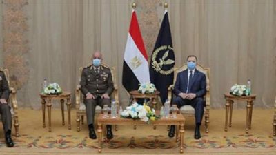 وزير الدفاع يقدم التهنئة للواء محمود توفيق بعيد الشرطة