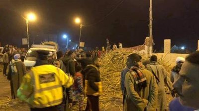 إصابة سيدتين وطفل في انقلاب جرار زراعي على توكتوك بالمنيا