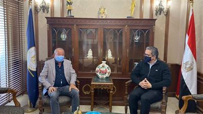 أوراسكوم تفتتح مطعما مكشوفا بالأهرامات.. رمضان المقبل