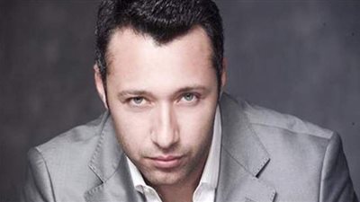 أحمد فهمي: ولدت في عائلة فقيرة.. وهذه عقدتي منذ الطفولة | فيديو