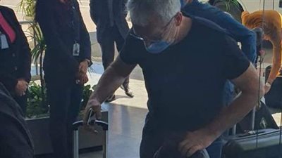 بعثة منتخب الدنمارك لكرة اليد تصل مطار القاهرة استعدادا للمغادرة بعد الفوز بكأس العالم| صور