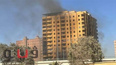 20 صورة ترصد استمرار اشتعال النيران في عقار فيصل لليوم الثالث