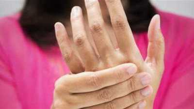 أسباب تنميل اليدين وطرق علاجه