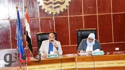 محافظ أسوان: مكافأة 5 آلاف جنيه لأفضل مركز تكنولوجي.. وجزاءات للمقصرين