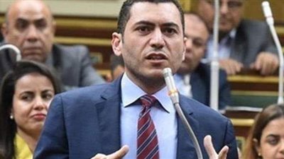 نائب يطالب بإلغاء الضريبة العقارية على المصانع وسرعة رد الأعباء التصديرية