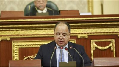 نائب يطالب بحل إشكالية فرض ضرائب عقارية على المصانع