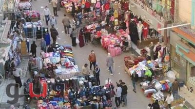 رغم تفشي كورونا.. زحام وباعة جائلون وتكاتك بشارع الخان في طنطا |صور