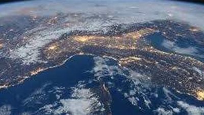 العالم يسجل انخفاضا في إصابات ووفيات كورونا