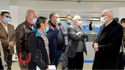 رئيس جامعة المنصورة يتفقد مراحل تجهيز مراكز الاختبارات الإلكترونية