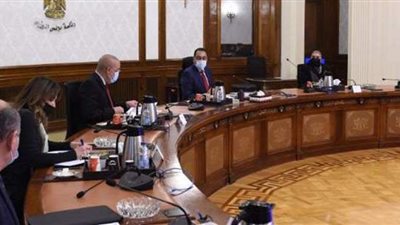 مدبولي يتابع خطوات تيسير إجراءات تخصيص الأراضي الصناعية بالمدن الجديدة