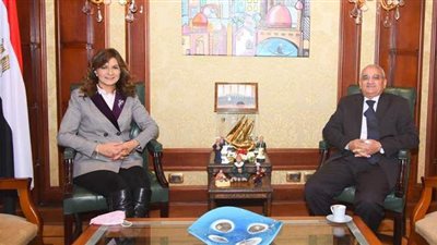 وزيرة الهجرة تستقبل رئيس لجنة المساعدات الإنسانية بالكويت