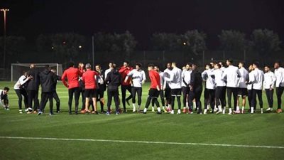 محاضرة فنية للاعبي الأهلي قبل انطلاق المران