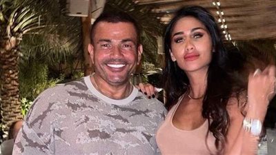 متزوجة ومثيرة للجدل.. من هي إنجي كيوان صاحبة الصور الرومانسية مع عمرو دياب | صور