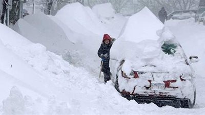 وصلت نص متر.. عاصفة ثلجية غير مسبوقة تضرب الساحل الشرقي لأمريكا