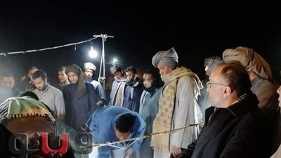 حزن ابن عم المخرج محمد عبد النبي أثناء مواراة الجثمان لمثواه الأخير l صور