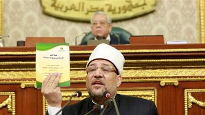 أغرب من الخيال.. مختار جمعة يستعرض مؤلفات 