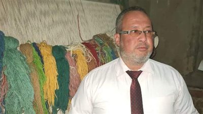 وفد الحرف اليدوية يتفقد مشروع تنمية السجاد اليدوي بقرية دوينه بأسيوط