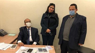 جمارك مطار القاهرة تحبط محاولة تهريب هواتف محمولة وساعات ذكية