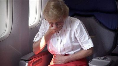 8 نصائح تخلصك من الشعور بآلام السفر بالطائرة