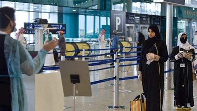 من بينهم مصر.. السعودية تعلق السماح بدخول بعض الفئات من 20 دولة مؤقتا