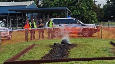 حقيقة سقوط نيزك بفناء مدرسة أسترالية