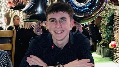 شاب يستيقظ من غيبوبة طويلة لا يعرف شيئا عن كورونا رغم إصابته بها مرتين