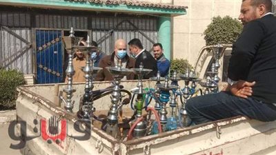 حملات ليلية بالحسينية على المحال والمقاهي وضبط 14 شيشة