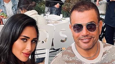 مصرية وأم لطفلين.. كل ما تريد معرفته عن إنجي كيوان بعد ظهورها مع عمرو دياب