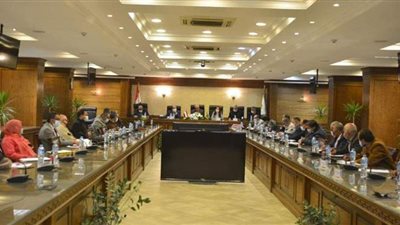 محافظ الجيزة: لا تهاون في إغلاق أي منشأة تمثل خطرا على المواطنين