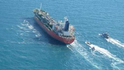 رغم إفراج طهران عن معظمهم.. تعطل عودة طاقم السفينة الكورية المحتجزة