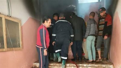 إخماد حريق شب في منزل بجوار مدرسة خاصة في الغربية.. صور