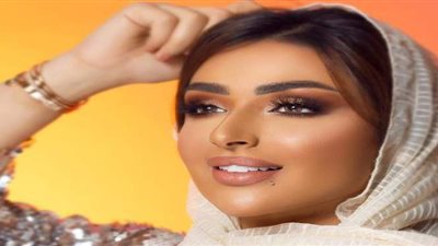 أمل الأنصاري تتصدر التريند بعد أكلها برجر ذهب عيار 24 قيراط |فيديو