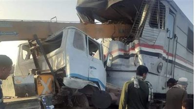 أول صور لحادث قطار أسيوط