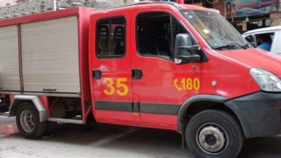 السيطرة على حريق بمعرض سيارات في الإسكندرية