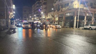 الأمطار تضرب شوارع بورسعيد وانخفاض حاد بدرجات الحرارة | فيديو وصور