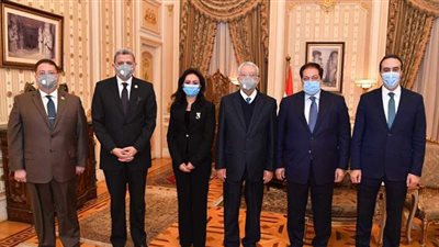 تفاصيل لقاء مايا مرسي مع رئيس مجلس النواب