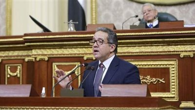 أصحاب الجلابيب أبهروا العالم.. وزير الآثار يكشف سر رعب مديرة اليونسكو خلال زيارتها للهرم