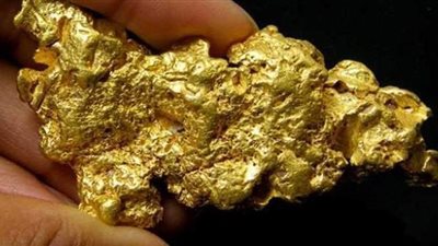 ضبط سيارة نقل محملة بكمية من الذهب الخام في أسوان