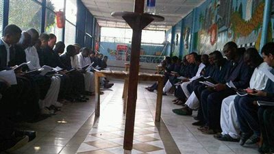 الأسقفية تعيد خدمة السجون بعد انقطاع بسبب فيروس كورونا