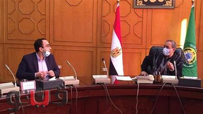محافظ الإسماعيلية يناقش توصيل المرافق لأرض فيديكو