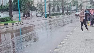 10 صور ترصد الأجواء الشتوية بكورنيش البحر في الإسكندرية