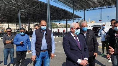 محافظ بورسعيد يتفقد أعمال إنشاء الميناء البري الجديد | صور