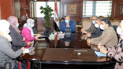 بني سويف تبحث إنشاء مرسى سياحي وممشى ونادي تجديف شرق النيل