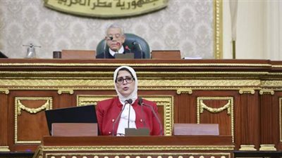 هالة زايد تستعرض جهود ملف التأمين الصحي