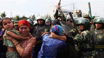 يغتصبن فى أوضاع مذلة كل ليلة.. جريمة بحق المسلمات فى الصين | فيديو