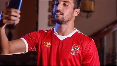 بعد مشاهدة طاهر محمد مباريات الأهلي في اليابان على هاتفه.. أبرز موبايلات 2006