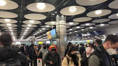 فوضى في مطار هيثرو بلندن بعد تعطل أجهزة فحص جوازات السفر