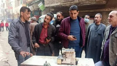 غلق وتشميع 5 مخازن فيبر من دون ترخيص في الجيزة | صور