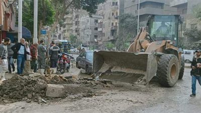 إصلاح 3 مواسير مياه بأم المصريين في الجيزة | صور